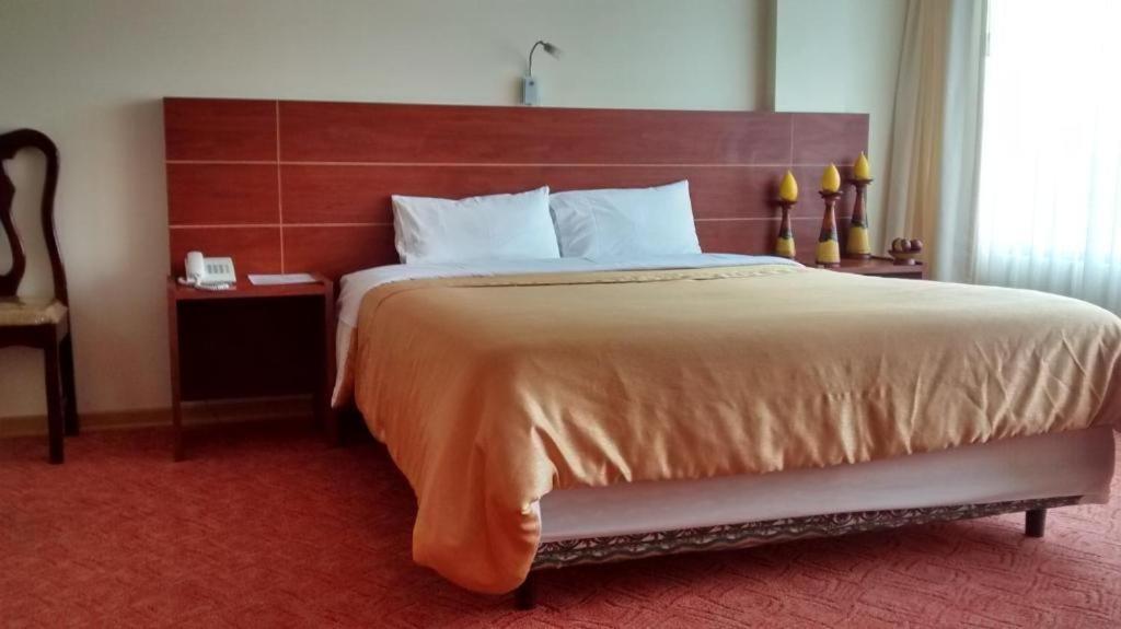 Hotel Flor De Los Andes Tulcán Kültér fotó