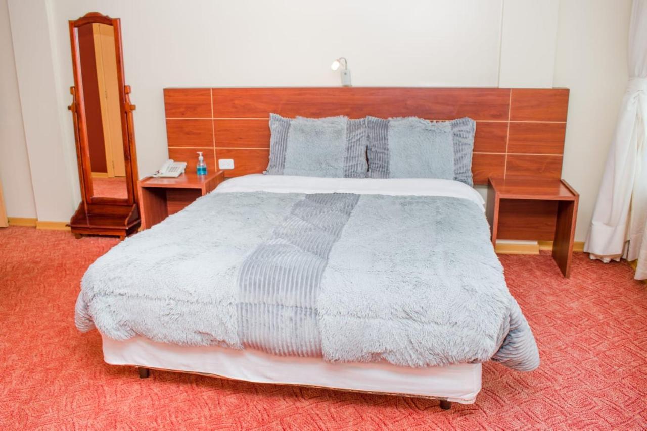 Hotel Flor De Los Andes Tulcán Kültér fotó