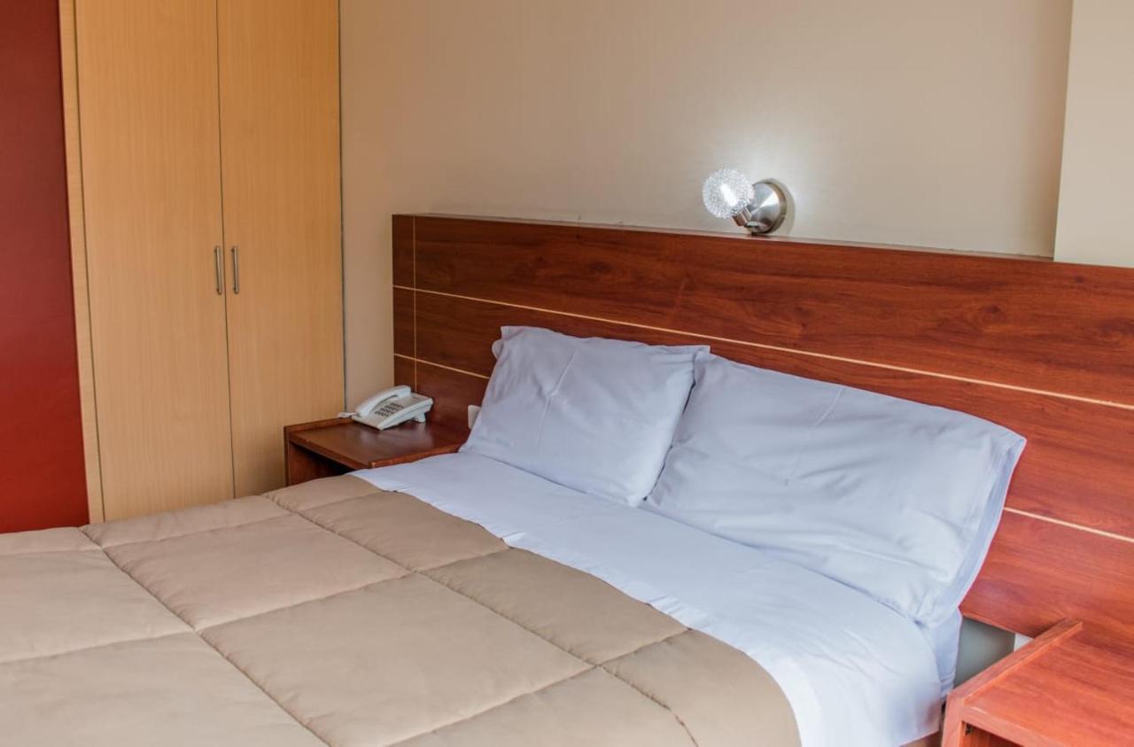 Hotel Flor De Los Andes Tulcán Kültér fotó