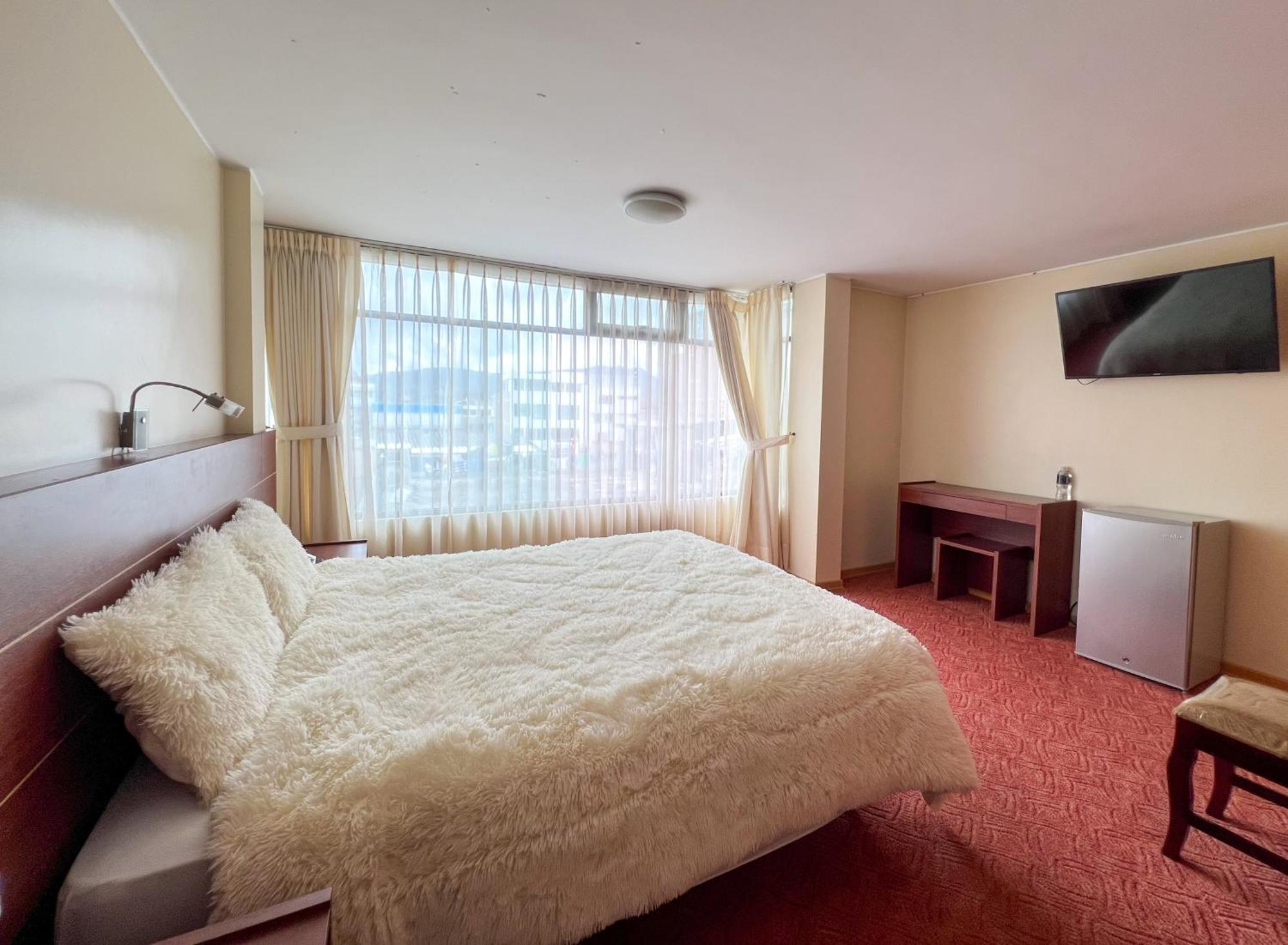 Hotel Flor De Los Andes Tulcán Kültér fotó